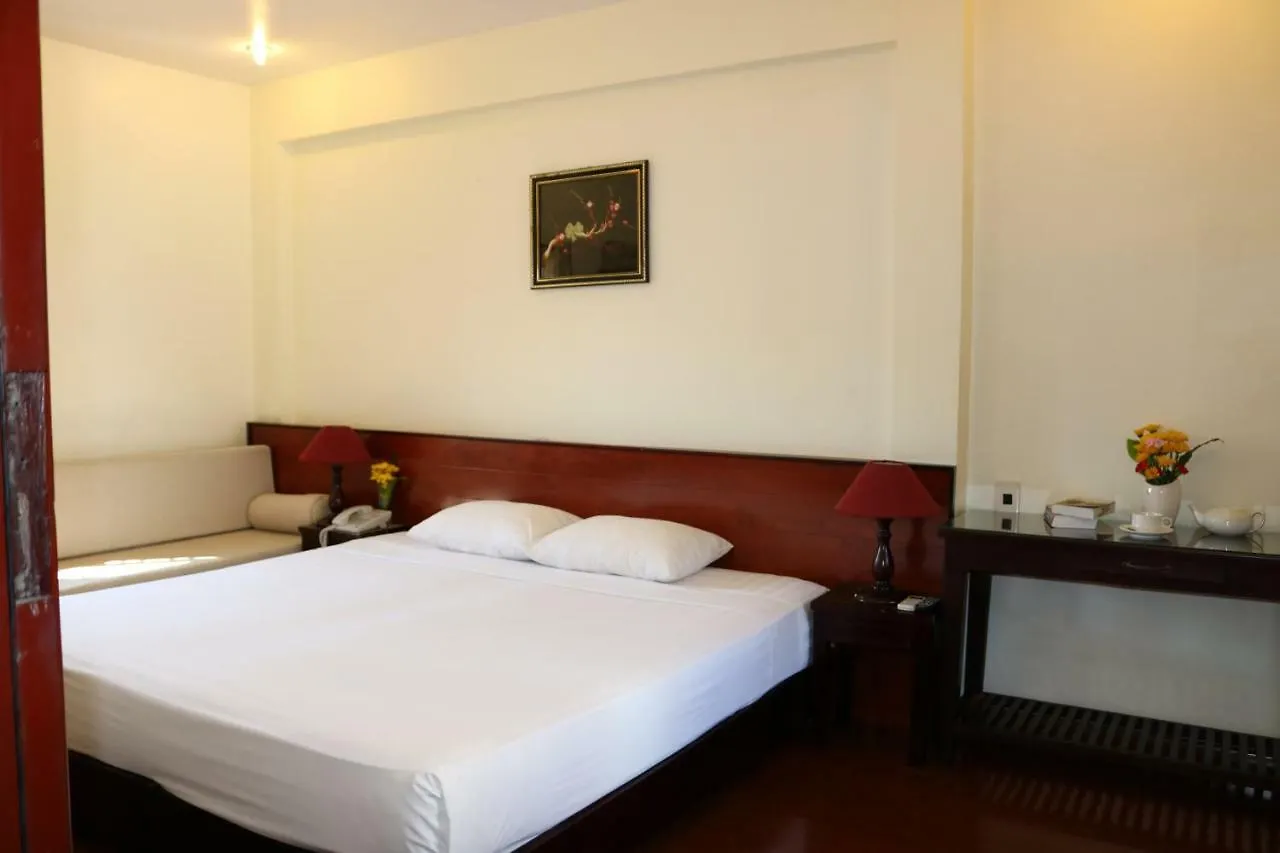 Nhi Trung Hotel هوي ان